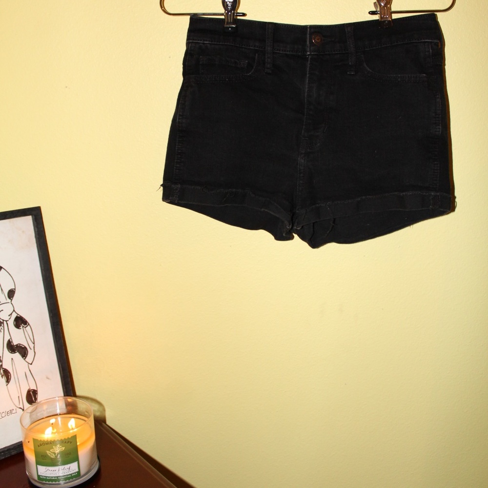 Hollister Black Mid-Waisted Shorts